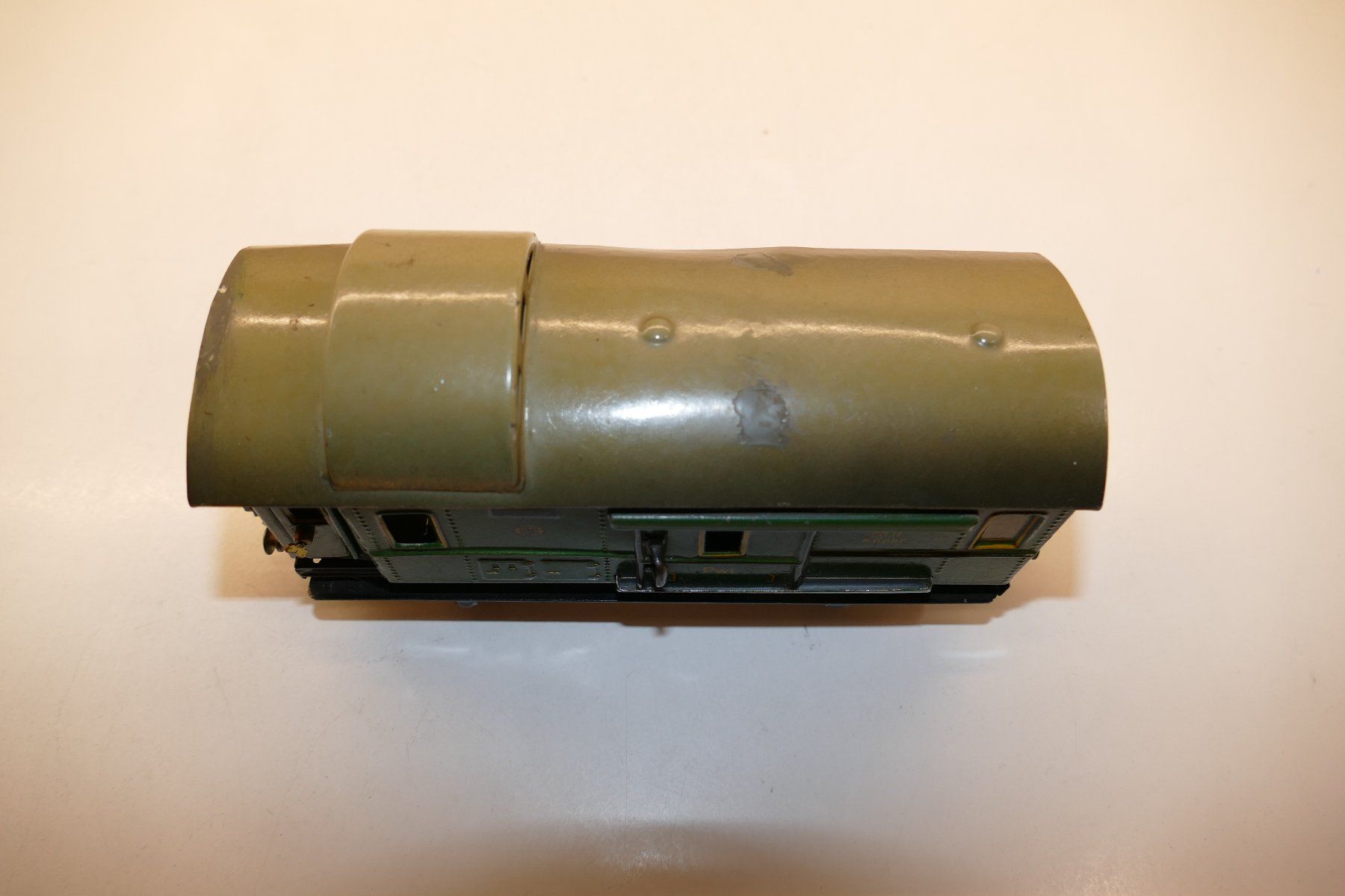 Märklin Modelleisenbahnen: Märklin 0: DR Gepäckwagen – Gebraucht aus Niederhasli von rail-duerst 4