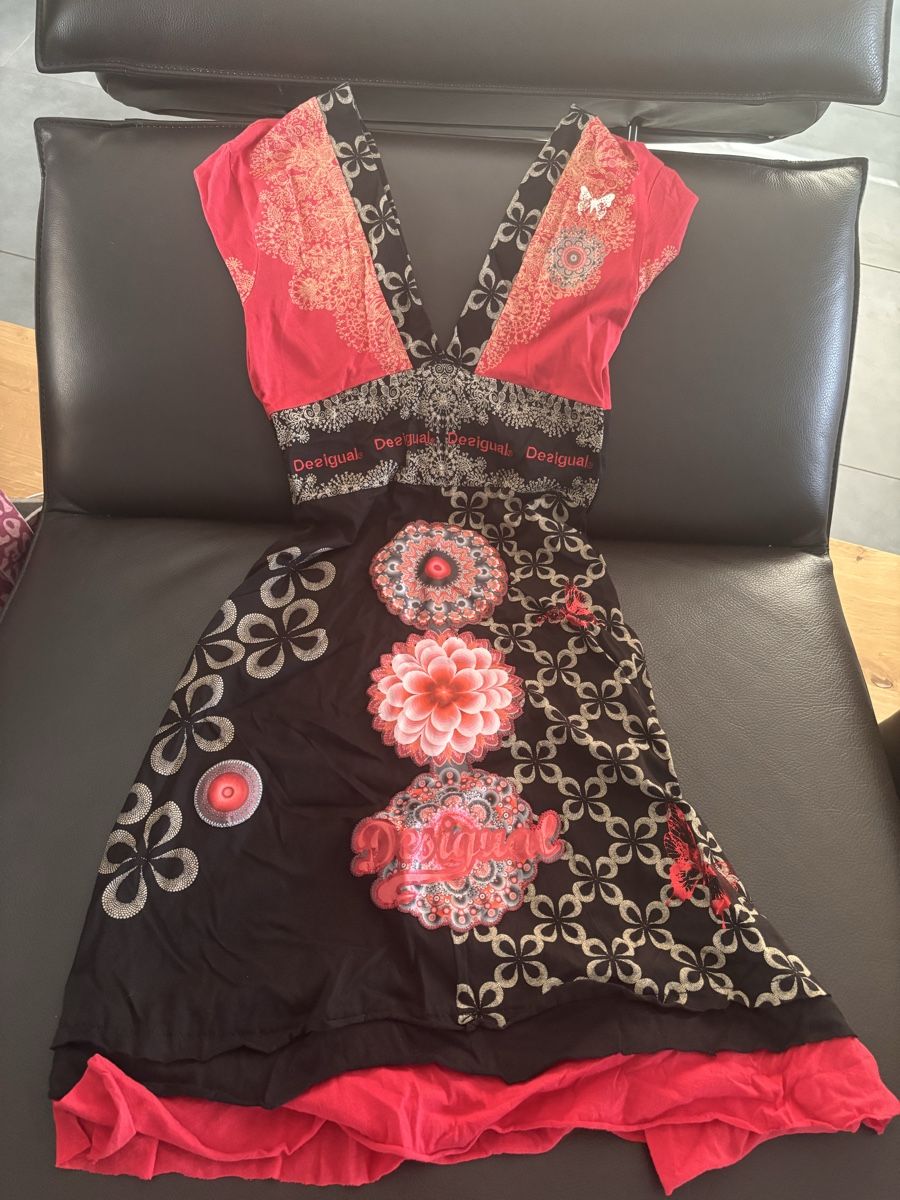 Desigual Kleider: Kleid Desigual M – Gebraucht aus Känerkinden von sajapa