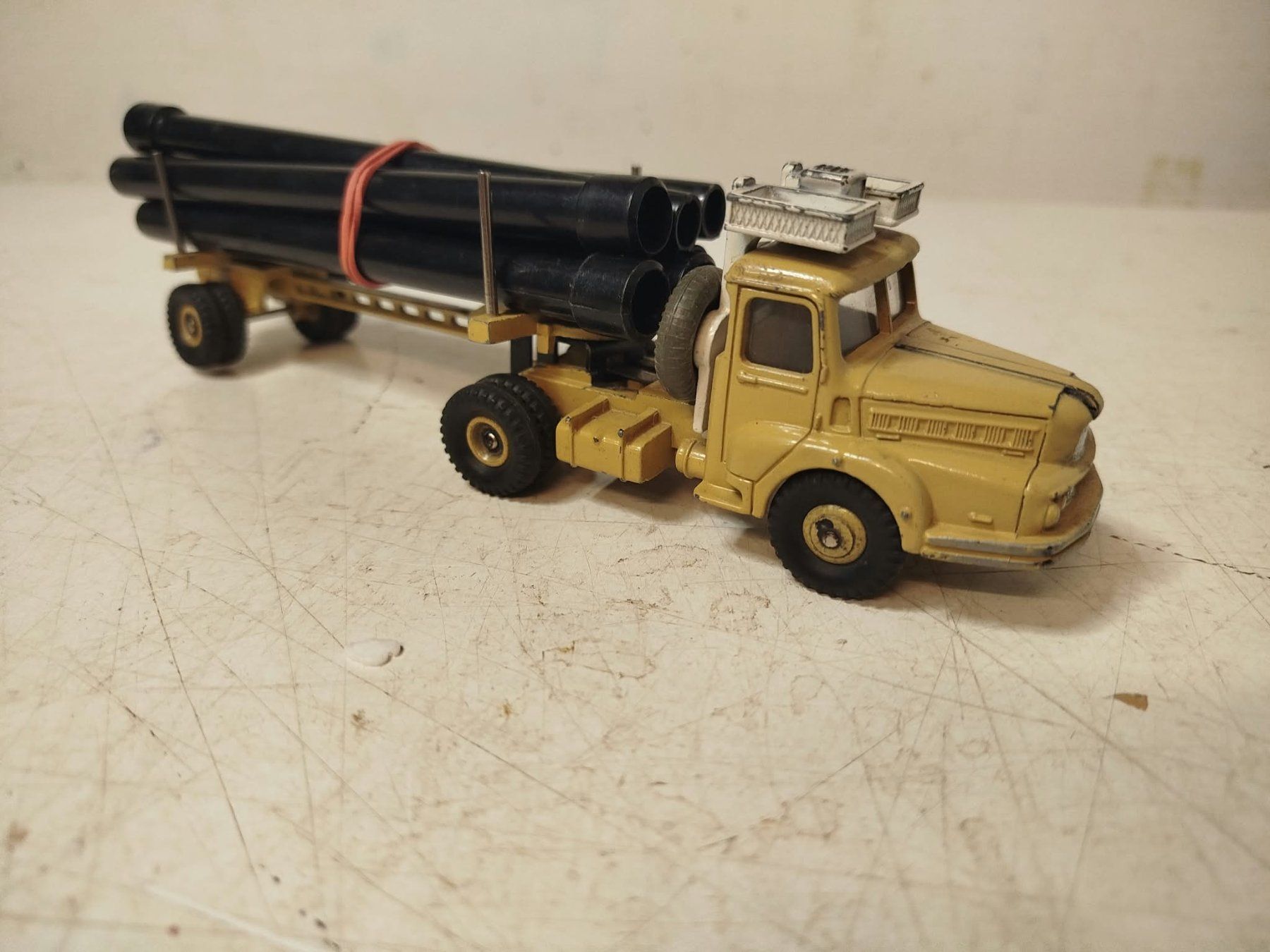 Dinky Toys Modellautos: Dinky Toys Camion – Gebraucht aus La Chaux-de-Fonds von Emmaus2300CDF 1