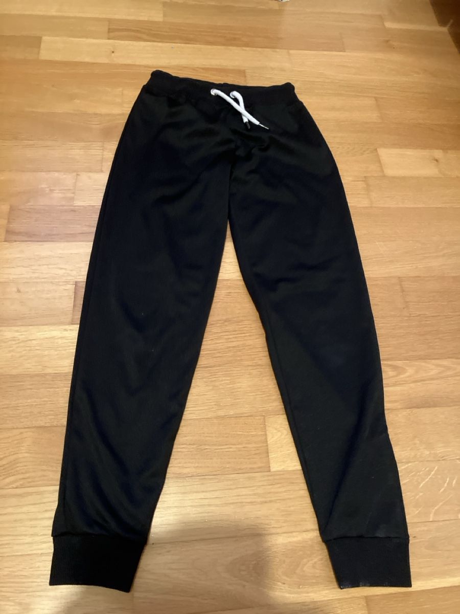 Lotti & Set di vestiti: 4 Stück Hosen Gr.146 – Usato da Uster venduto da G_Vas 4