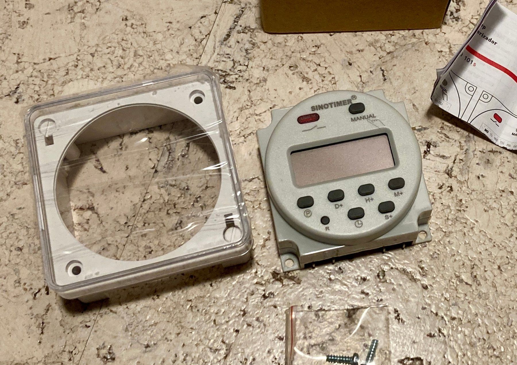 Interruttori: Digital LCD-Timer-Schalter 7 Tage Wöchentlich Programmierbar – Usato da Saas-Grund venduto da GarageSaleToday