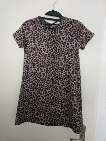 Zara Kleid Gr. 152, Leo-Look, neu