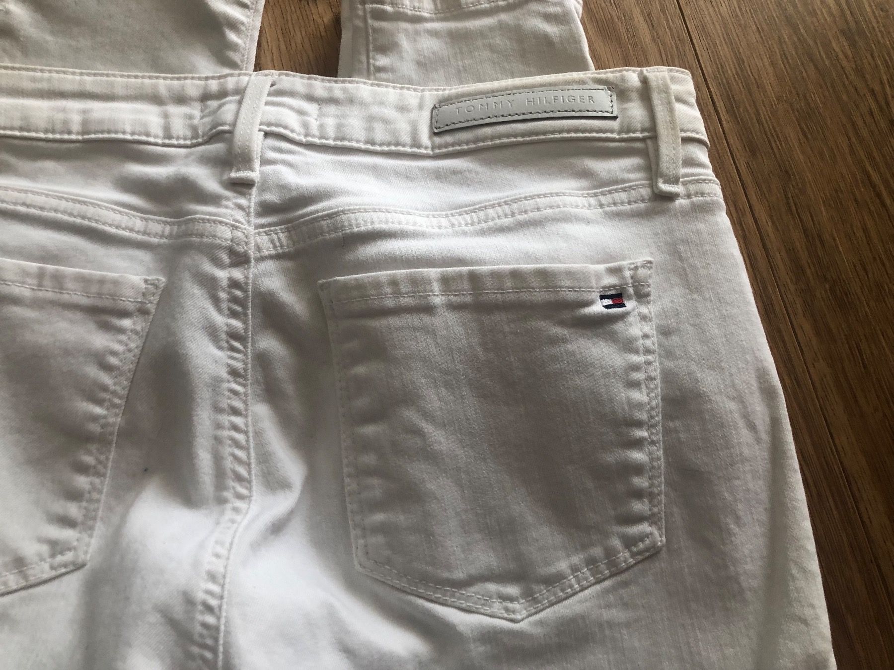 Tommy Hilfiger Jeans: Tommy Hilfiger Jeans – Nuovo (secondo la descrizione) da Pfaffhausen venduto da Klaras_second_hand 5