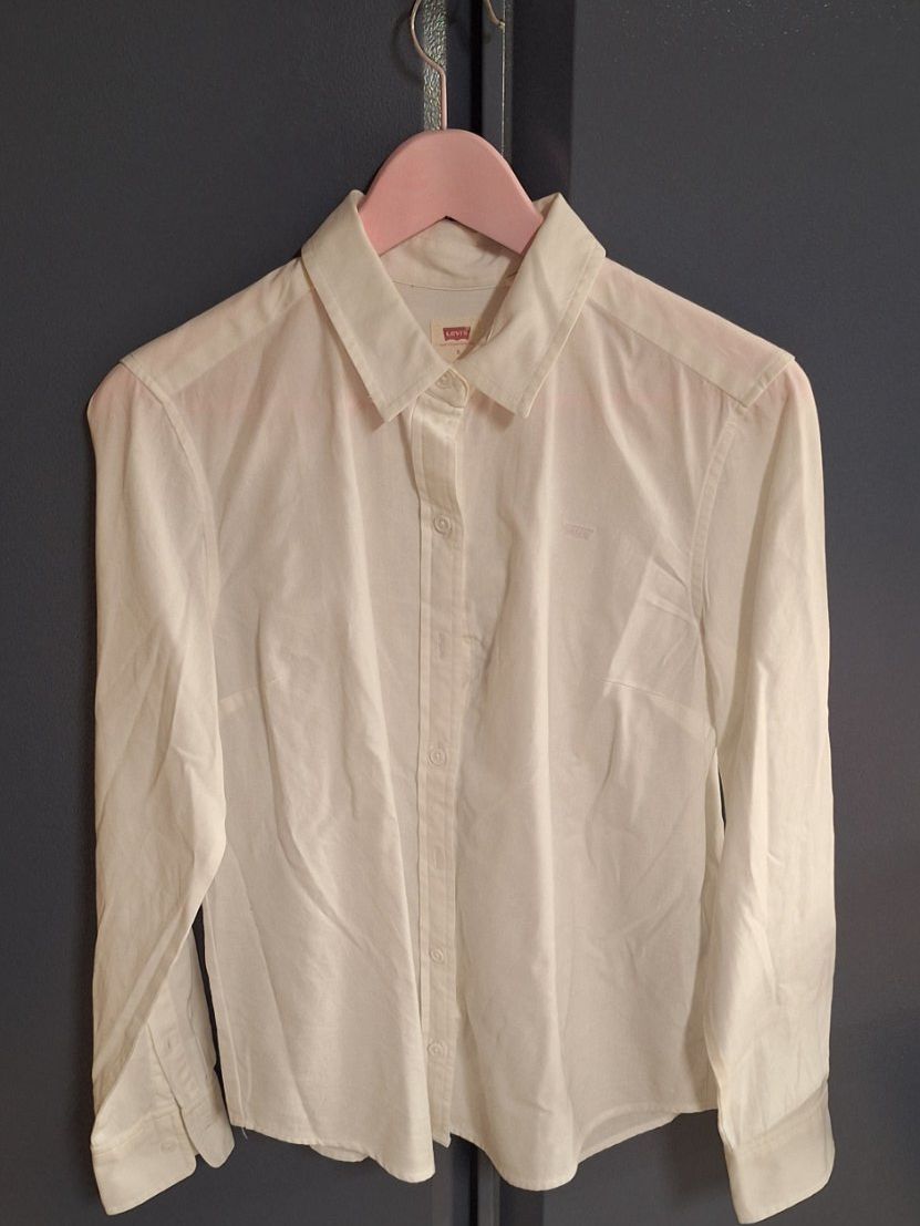 Levi's Chemisiers: Levi's Hemd weiss Grösse S – D'occasion à Diessenhofen par str_p57p