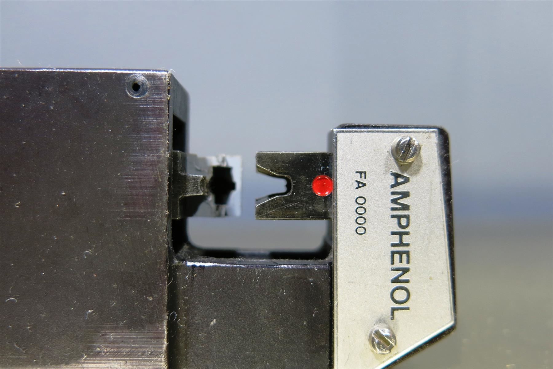 Tutti gli attrezzi: Crimpzange Amphenol FA 0000  Gebrauchter – Usato da Laufenburg venduto da Sirluger 2