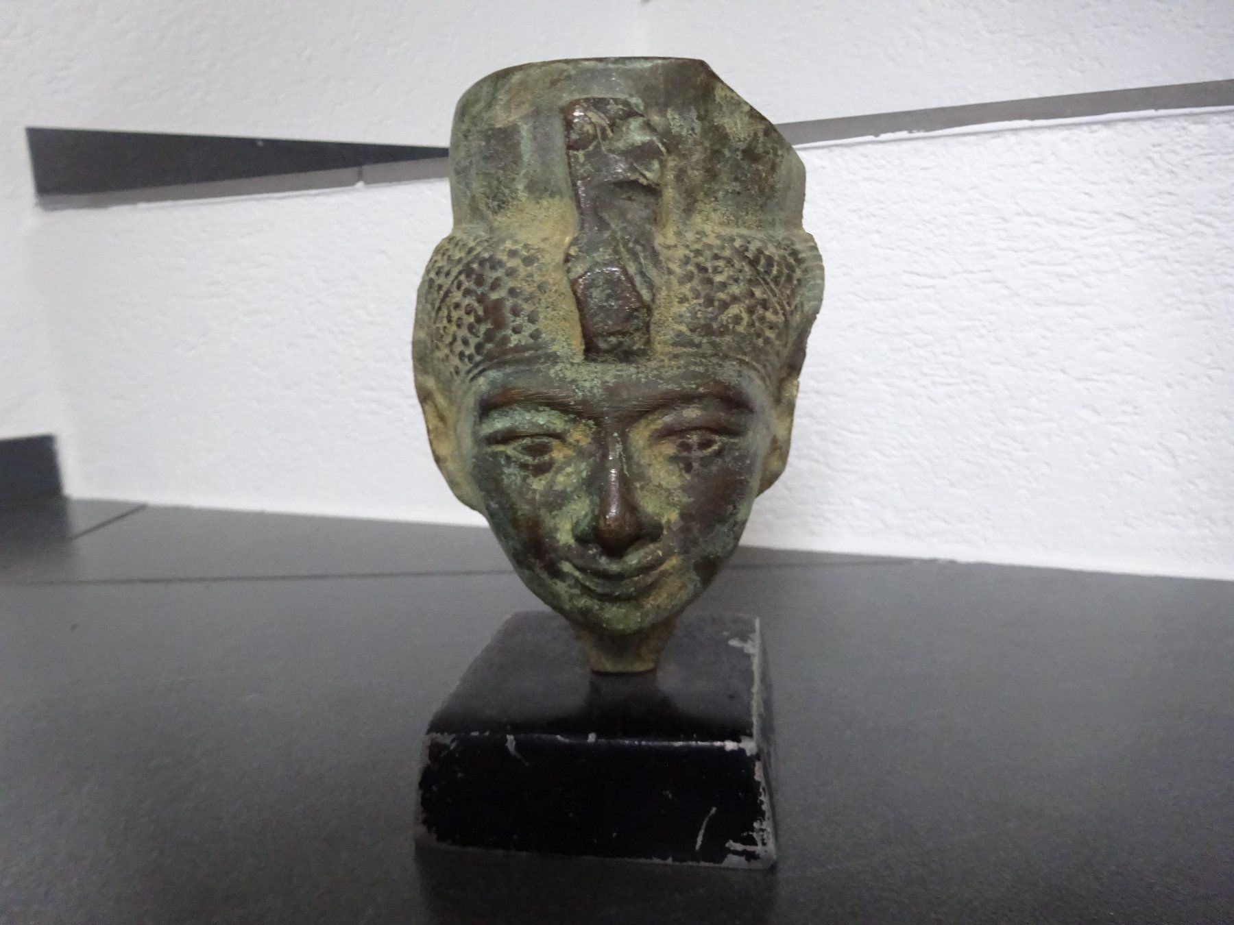 Skulpturen & Statuen: Pharao Büste Ägypten Pyramide / signiert – Gebraucht aus Esslingen von eintagammeer 1