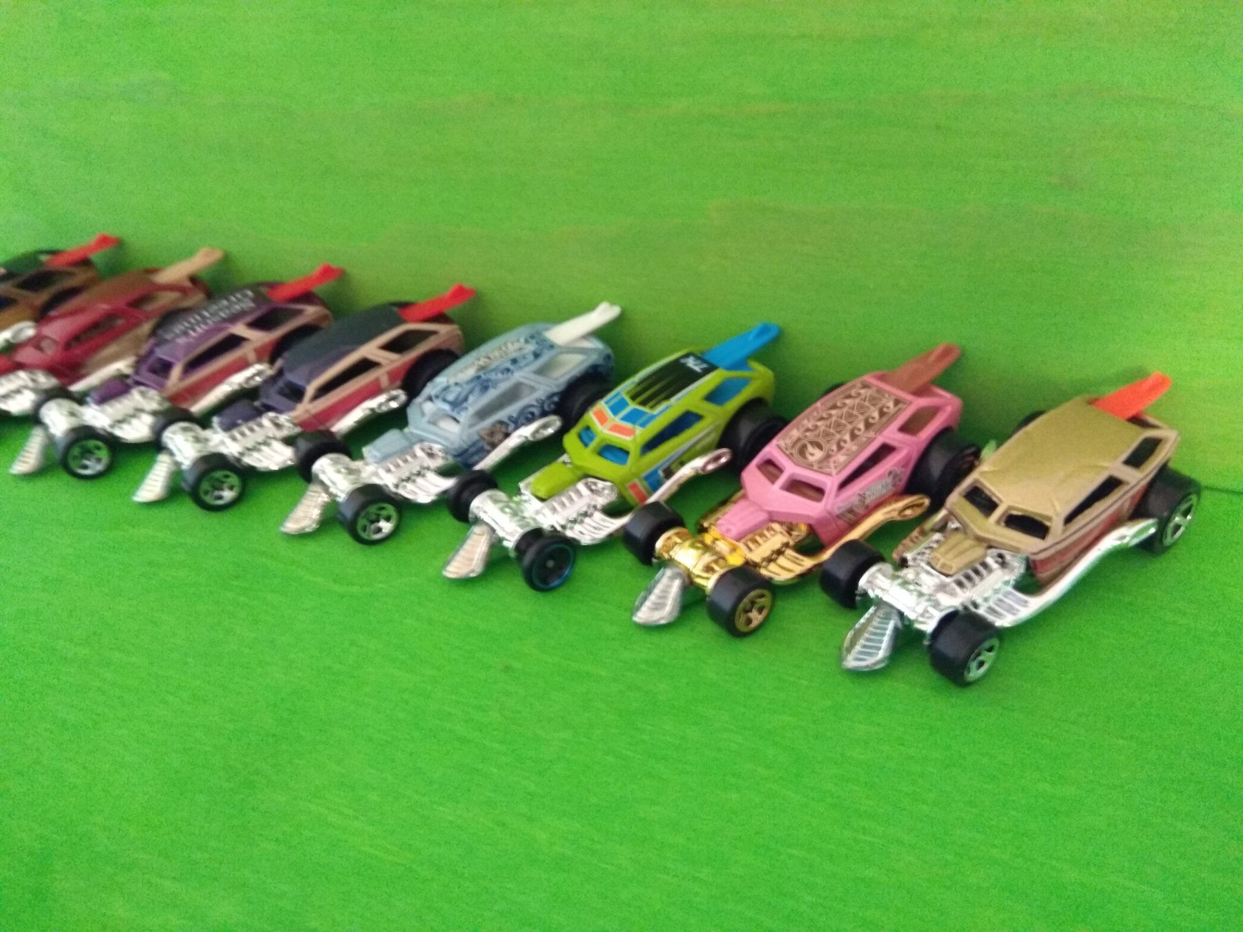 Hot Wheels Modellini d'auto: Hot wheels Surf CRATE lot – Nuovo e nell'imballaggio originale da Villars-sur-Glâne venduto da dadj01 4