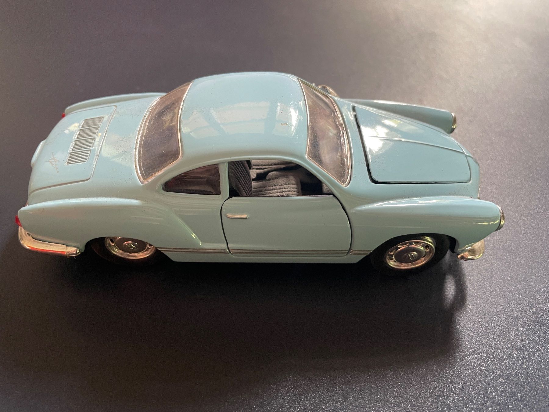 Solido Modellautos: VW Karmann Ghia hellblau 1966 1:28 – Gebraucht aus Volketswil von rubin74