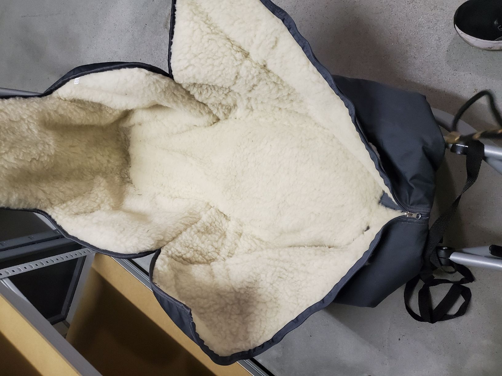 Schlitteln: Babyschlitten mit Fellsitz – Gebraucht aus Bäretswil von odermattli01 1