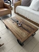 Rustikaler Couchtisch/ Rollentisch, Vintage Look