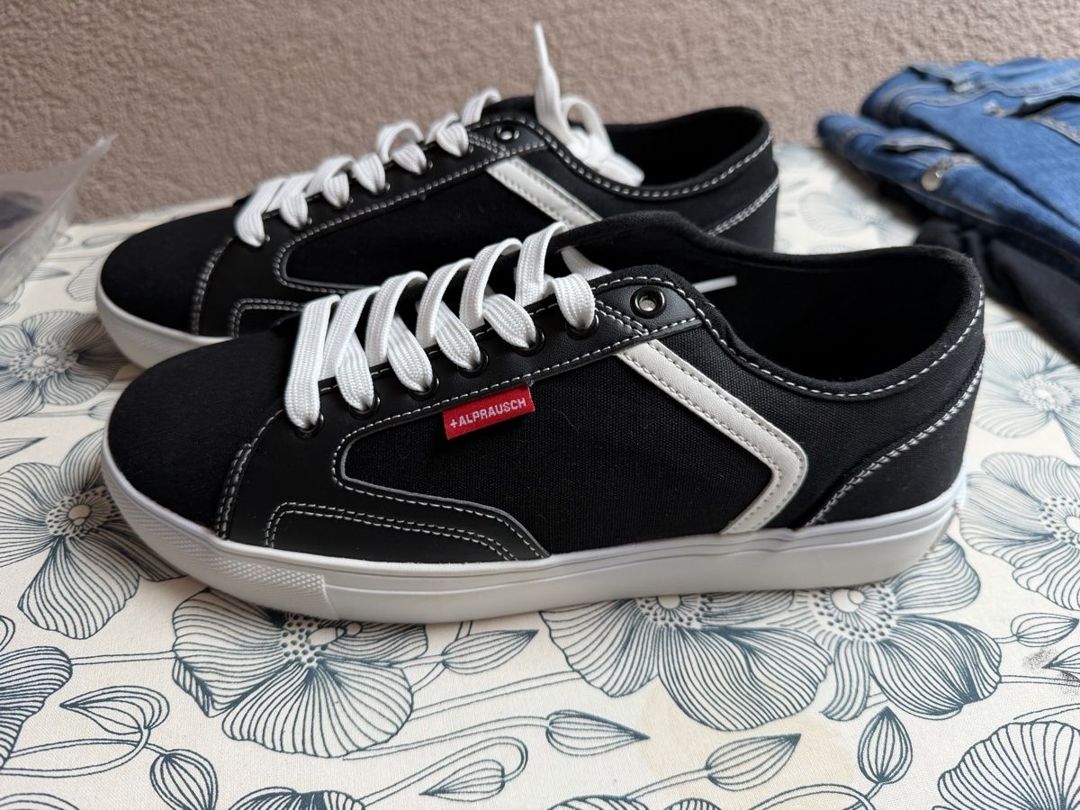 Scarpe da donna: Baskets Alprqusch t. 40 neuf – Nuovo (secondo la descrizione) da Savagnier venduto da Pivovar2