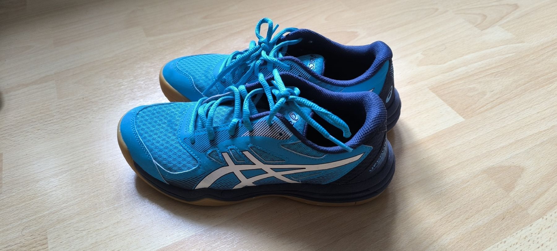 Asics Schuhe für Jungen: Baskets Asics 39 – Gebraucht aus Arnex-sur-Orbe von mbdaso