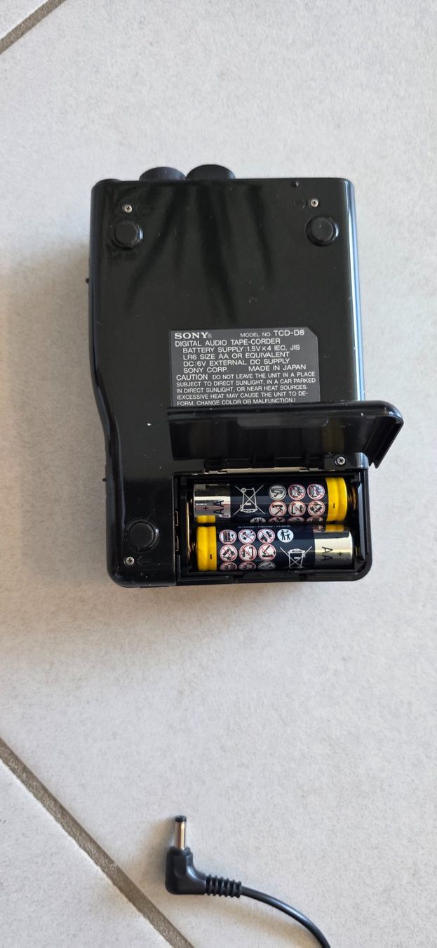 Sony Aufnahmegeräte: Sony TCD DAT D-8 Recorder Player Walkman – Gebraucht aus Embrach von Kasperpa 3