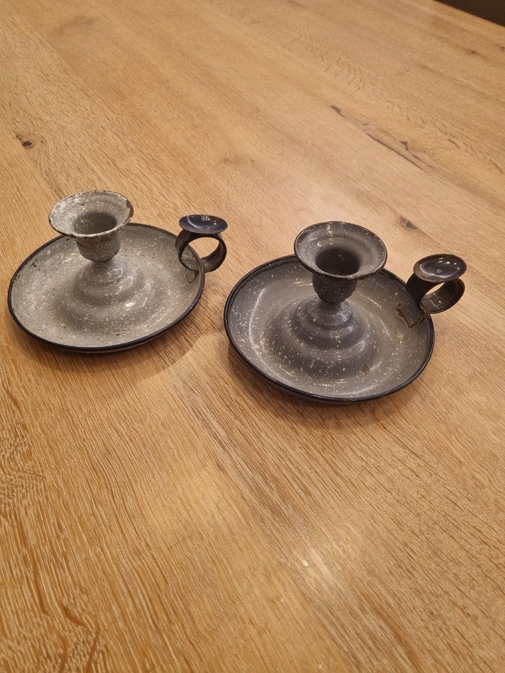 Portacandele: 2 Vintage Kerzenständer, grau emailliert, – Usato da Abtwil SG venduto da danikari