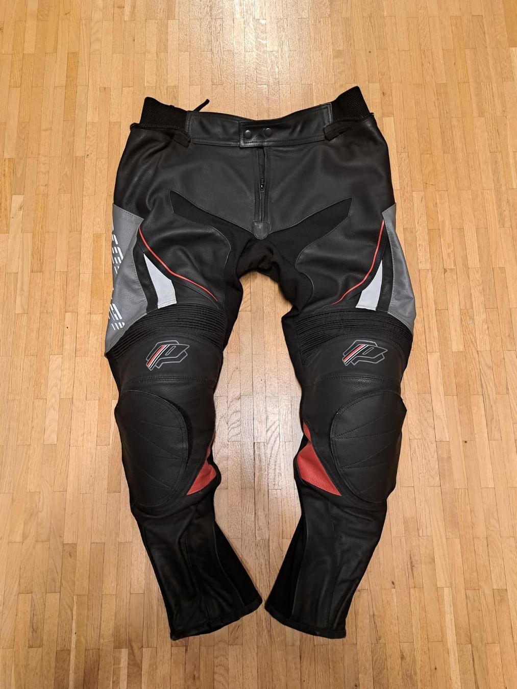 Completi: 2-teilige Echtlederkombi ProBiker XL – Usato da Ittigen venduto da udonno2000 1