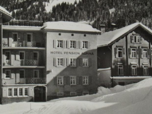 Cartoline postali: Parpan , Hotel Alpina 1957 – Usato da Grenchen venduto da Bluemchen1900