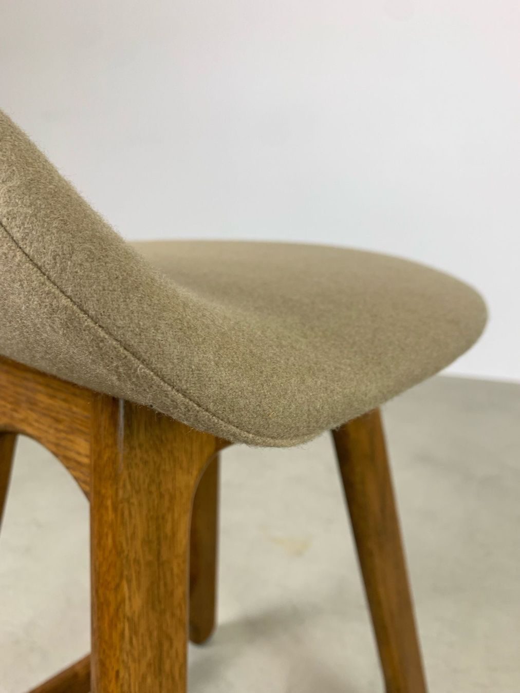 Sgabelli: 2x Hocker Erik Buch neu bezogen 60er – Usato da Basel venduto da MidMod20C 8