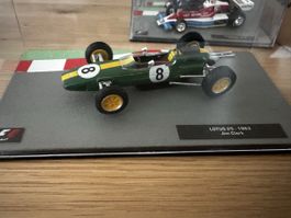 Formel 1 1:43 Fahrzeug inkl. Plexiglas Vitrine ab 19.-