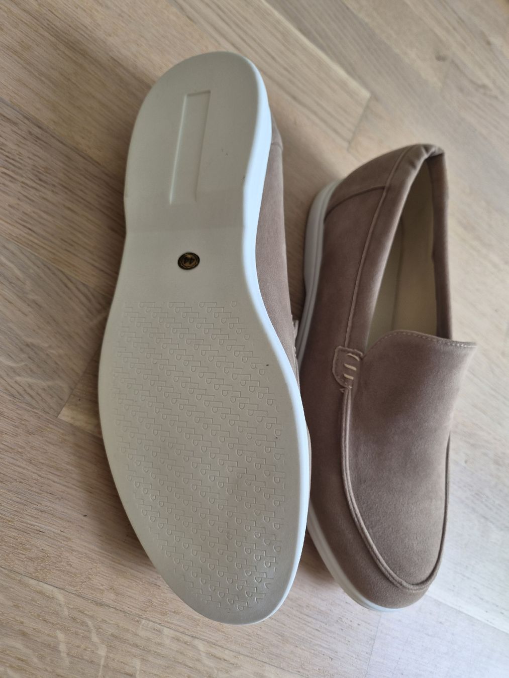 Chaussures hommes: Loafer / Slipper beige Gr. 44 – D'occasion à Goldach par Napoleon_1992 2