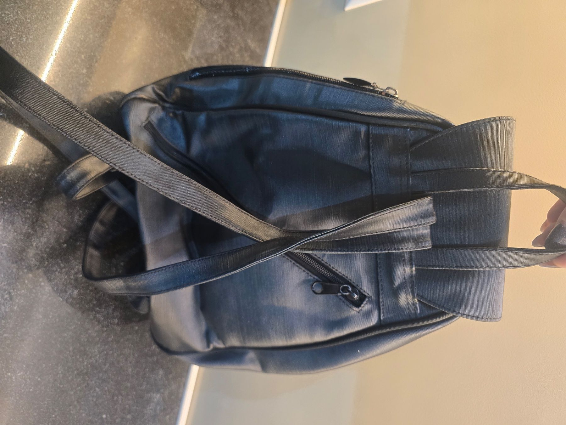 Zaini: Stylischer Rucksack in schwarz/silber – Nuovo (secondo la descrizione) da Hägglingen venduto da Raff_Ella 2