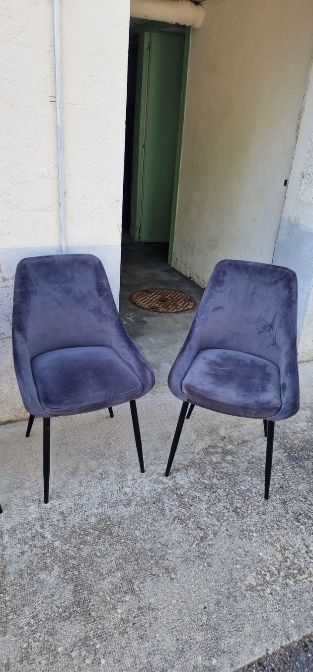 Stühle: Chaises Velours Gris (4 chaises) – Neu (gemäss Beschreibung) aus Vernier von dyl_8v8k 8