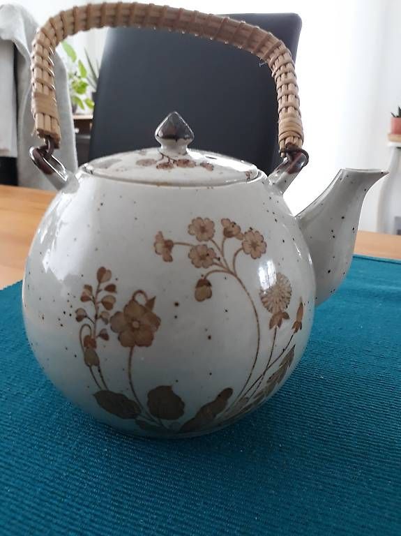 Teekannen: Teekrug Vintage mit Blumen – Gebraucht aus Walterswil SO von NiKi_3 1