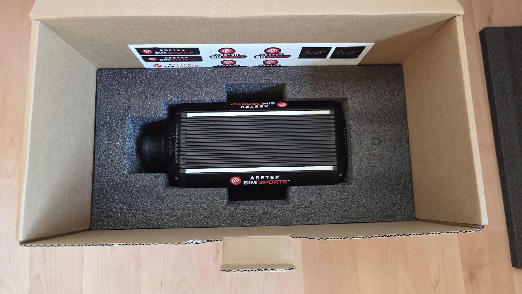 Controller: Asetek Invicta Wheelbase, Formula V2 Wheel , Initium Wheel – Gebraucht aus Safenwil von R_S_C 7