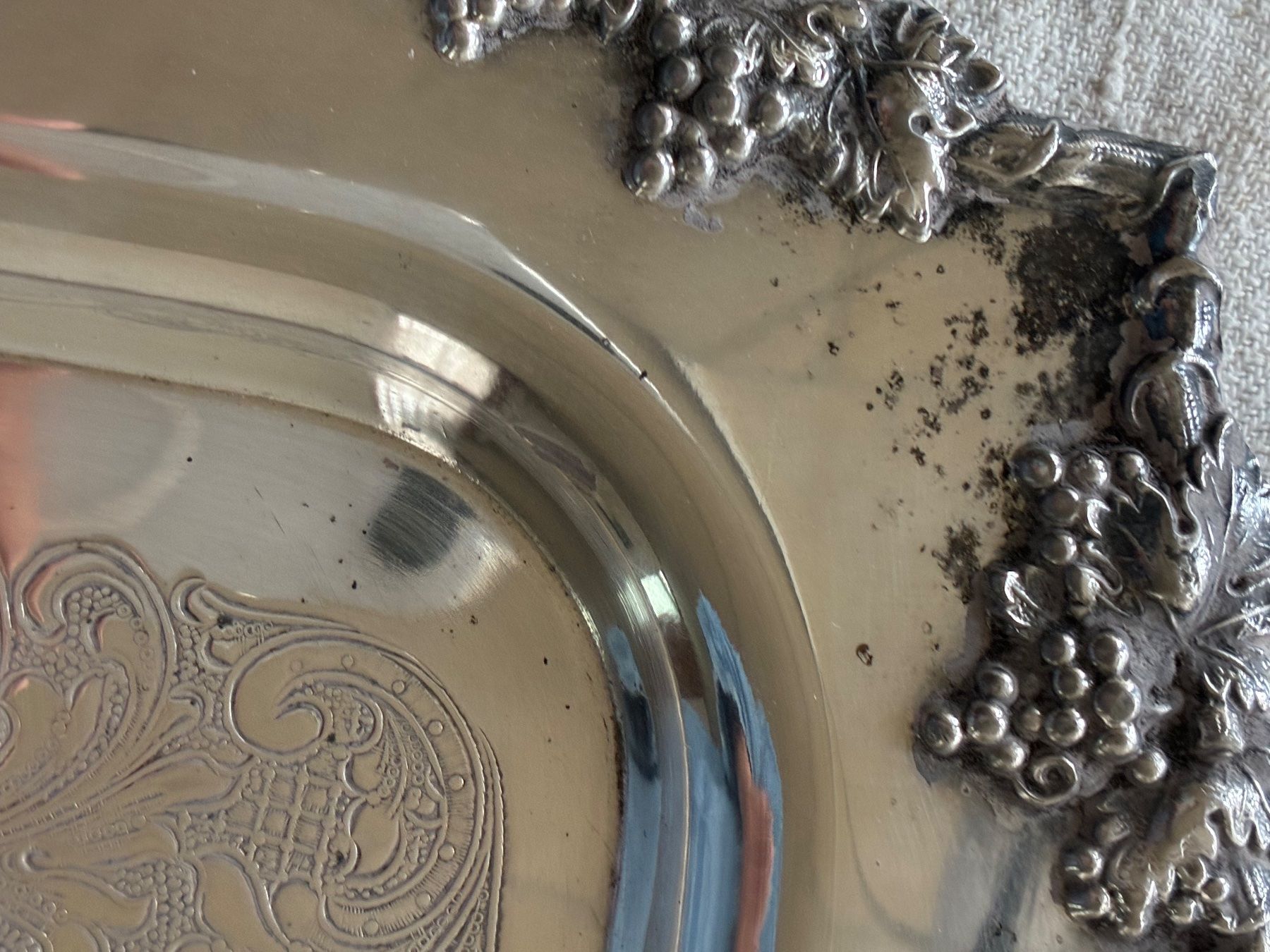 Tablet PC: Antique silverplated serving tray – Usato da Uerkheim venduto da vic.kik 1