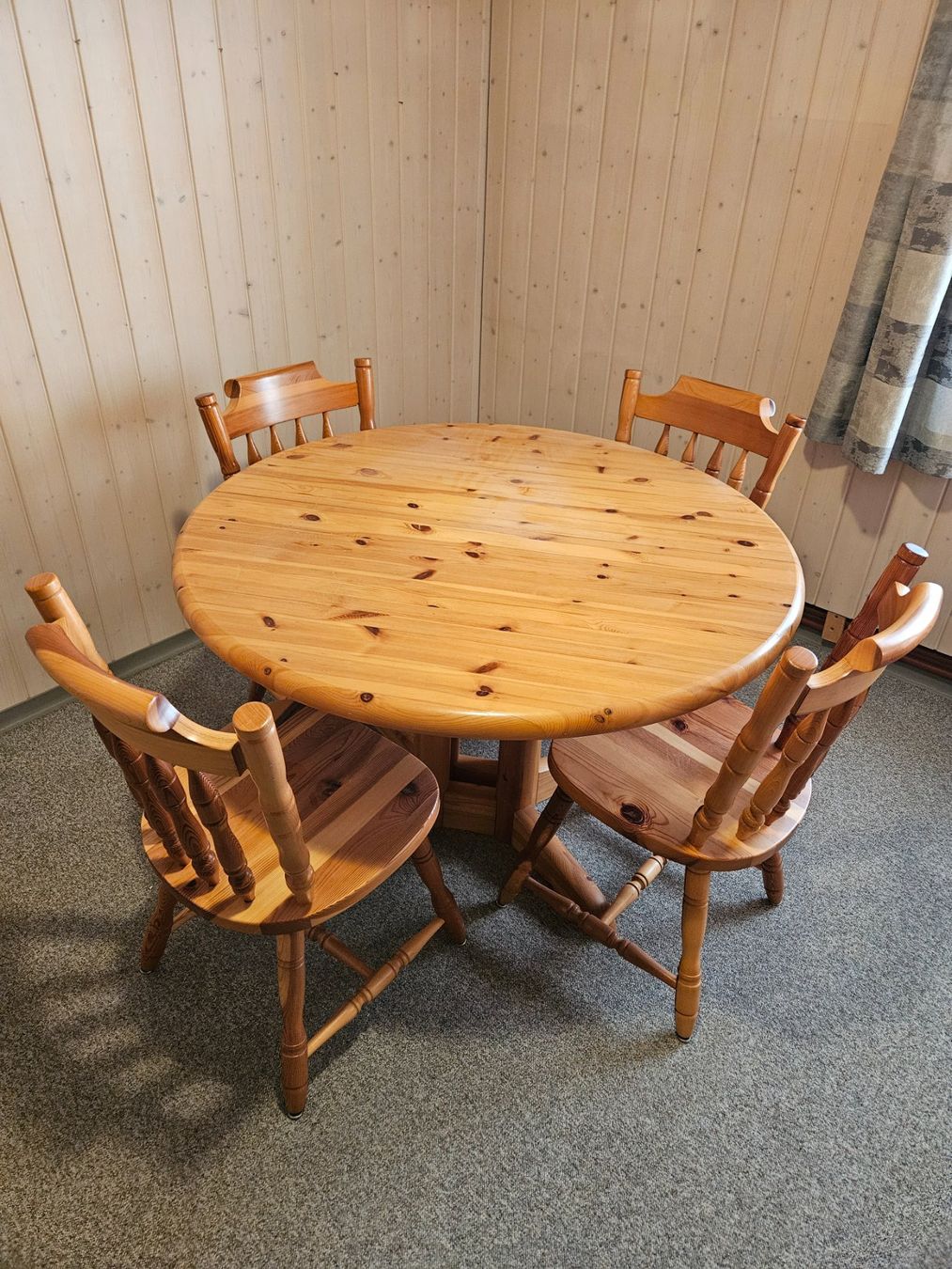 Tischset: Tisch mit Stühlen – Gebraucht aus Birrhard von Schrot70