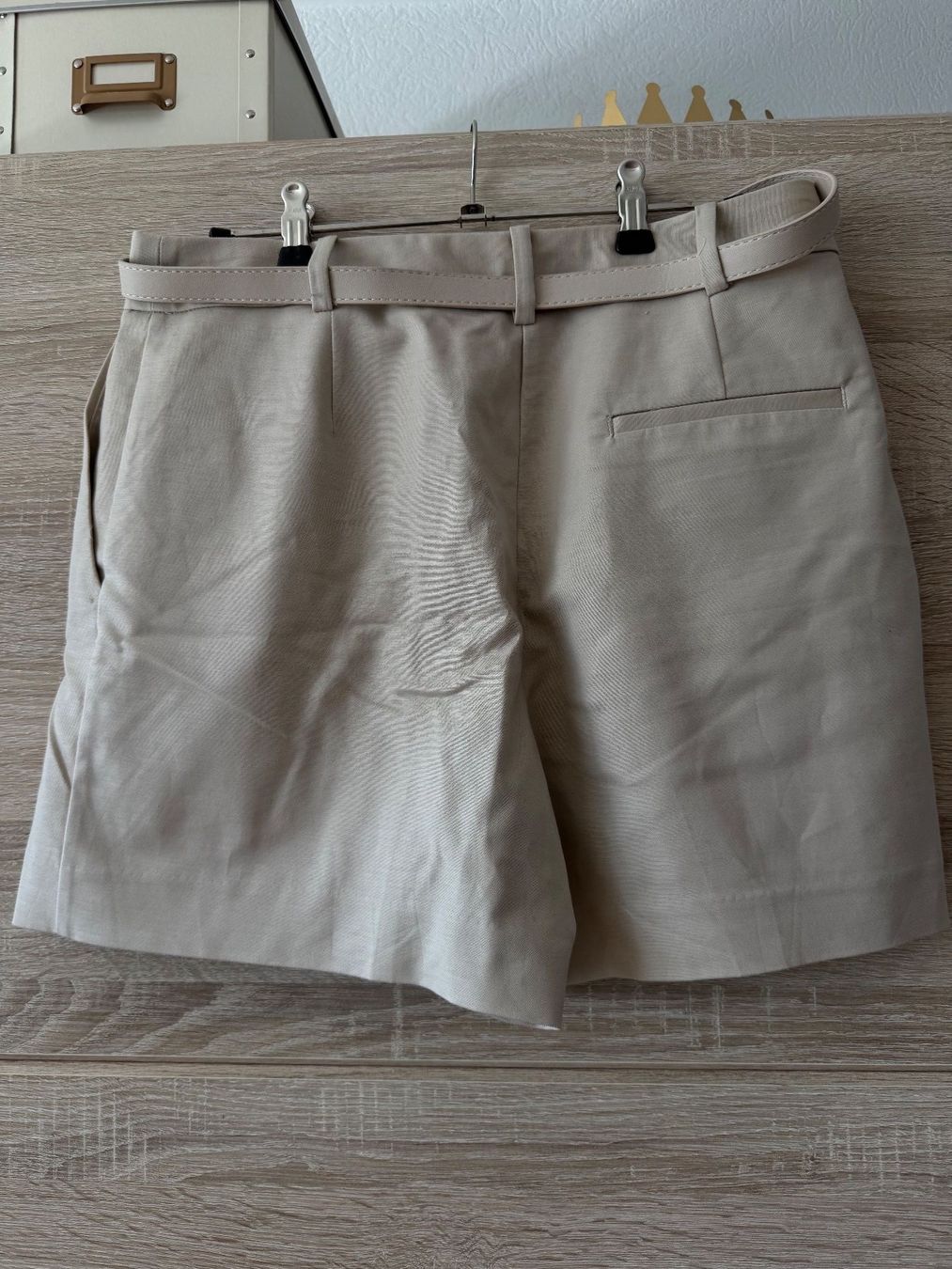 Zara Pantaloni: Short beige chic – Nuovo (secondo la descrizione) da Montreux venduto da Izapechee 5