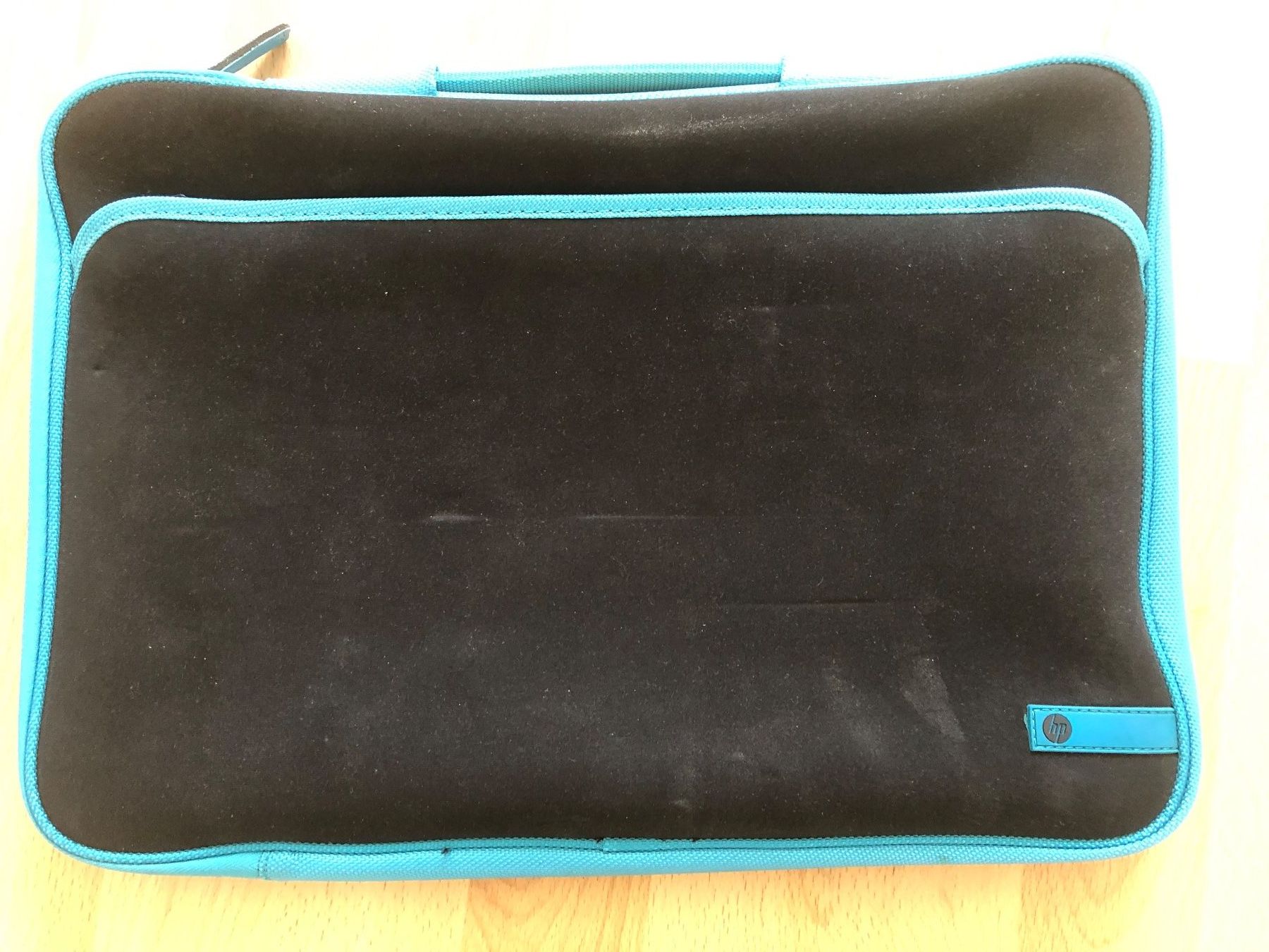 Taschen: Laptophülle 15" schwarz – Gebraucht aus Zürich von peterle01