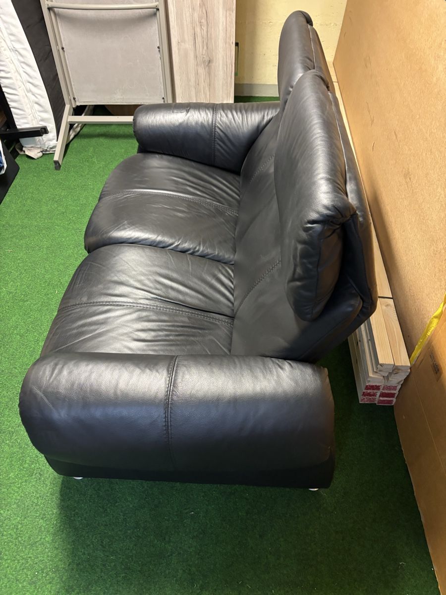Divani: Ledersofa mit Liege funktion – Usato da Zug venduto da Deks 5
