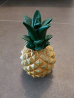 Deko Ananas aus Holz, goldig und einzigartig