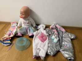Baby Born Puppe mit viel Zubehör in gutem Zustand