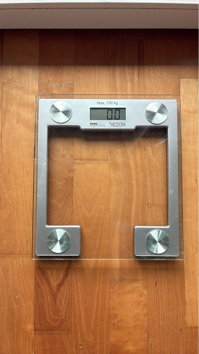 Bilance pesapersone: Digital Bathroom Scale - Theodora - Max 150kg - Good  – Usato da Bern venduto da Ce_See