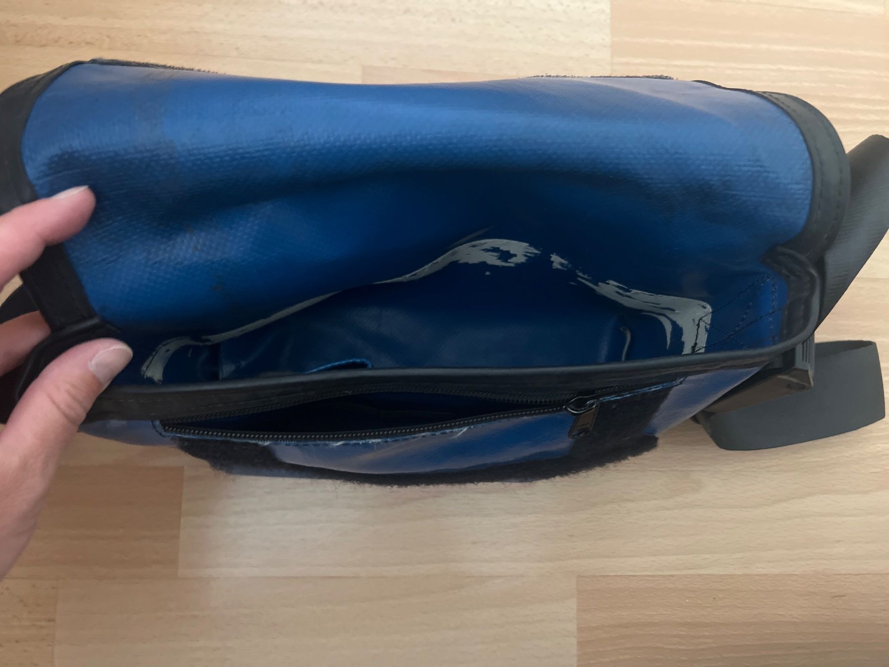 Freitag Taschen für Damen: Freitag Tasche 30x22 – Gebraucht aus KÖNIZ von  2