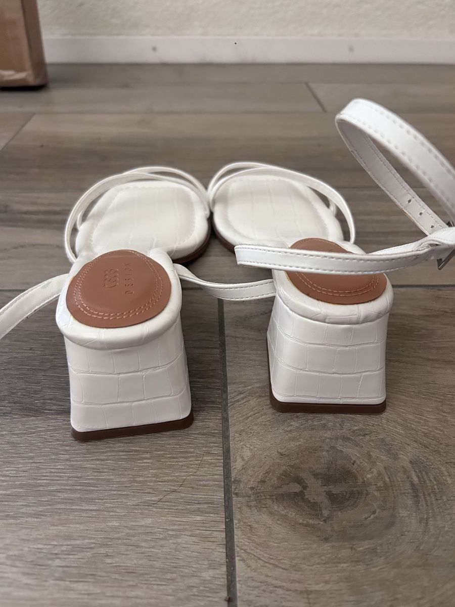 Asos Scarpe da donna: Sandales blanches à talon  – Usato da Vilars NE venduto da Lau_Vth 2
