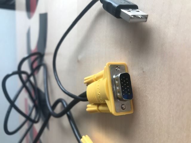 Kabel: KVM Kabel – Neu (gemäss Beschreibung) aus Wängi von Bmo 3