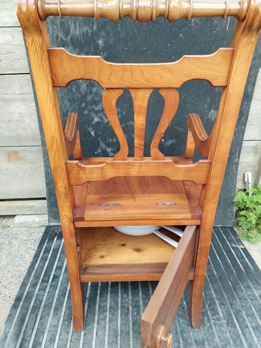 Sedie: Antiker WC-Stuhl mit Topf – Usato da Ehrendingen venduto da Mate_1