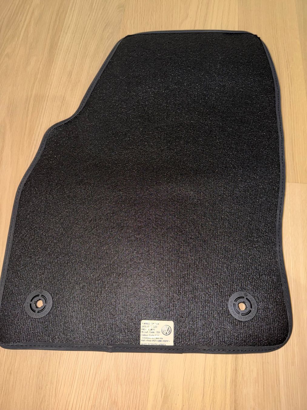 VW Tappeti & Tappetini: Fussmatten Beifahrer Polo 6 / VI Original – Nuovo e nell'imballaggio originale da Dübendorf venduto da lia_c2kp 1