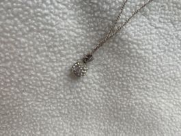 Silberkette mit glitzernder Kugel-Anhänger (Zirkonia Pavé)