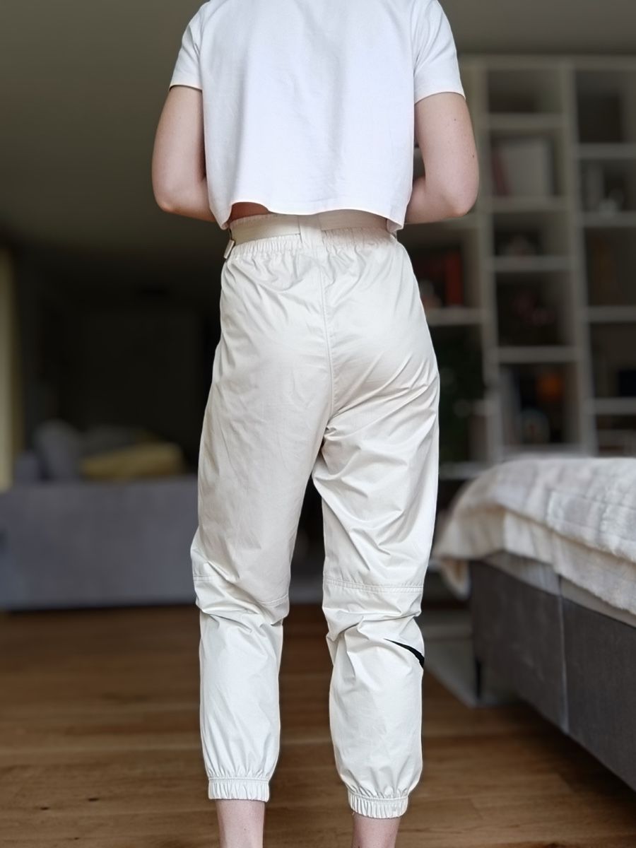 Nike Hosen: NIKE BEIGENE FREIZEITHOSE – Gebraucht aus Zürich von dbu_s8p2 1