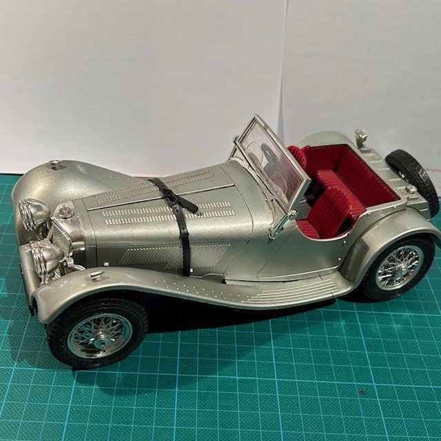 Jaguar SS100 1937 1/18 Bburago - Vert Élégant - Pièce Collector Historique - Collection