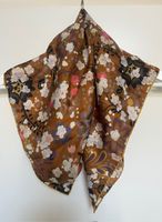 Schönes Seidenfoulard camelbraun mit Blumen