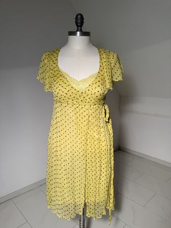 Damen Kleid gelb gepunktet mit Spitze guter Zustand