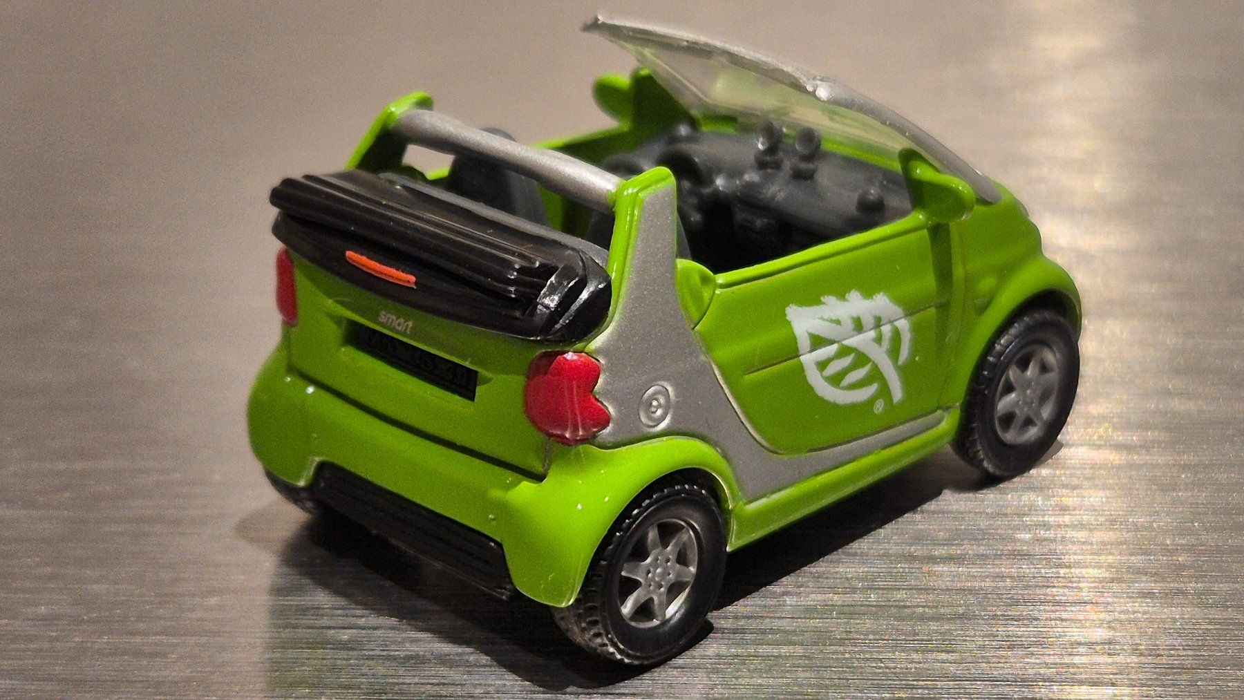 Siku Modellini d'auto: Modell-Auto: Smart Cabrio "Erdgas" von siku – Usato da Bischofszell venduto da worldoftoday 3