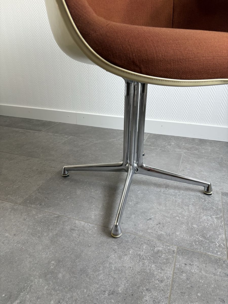 Eames Poltrone: Vitra Eames Armchair DAL fiberglass/hopsak – Usato da Dielsdorf venduto da rlx_geek 1