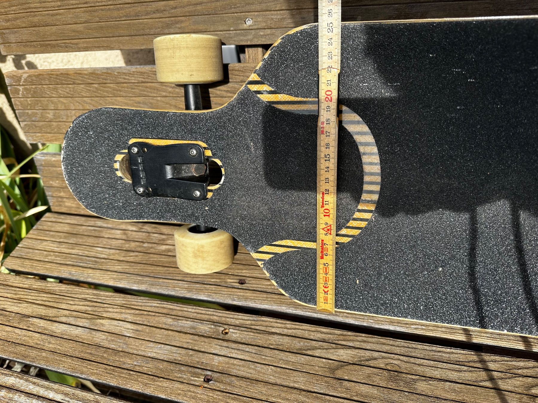 Skateboards: Longboard Carbonizer – Gebraucht aus Richterswil von  1