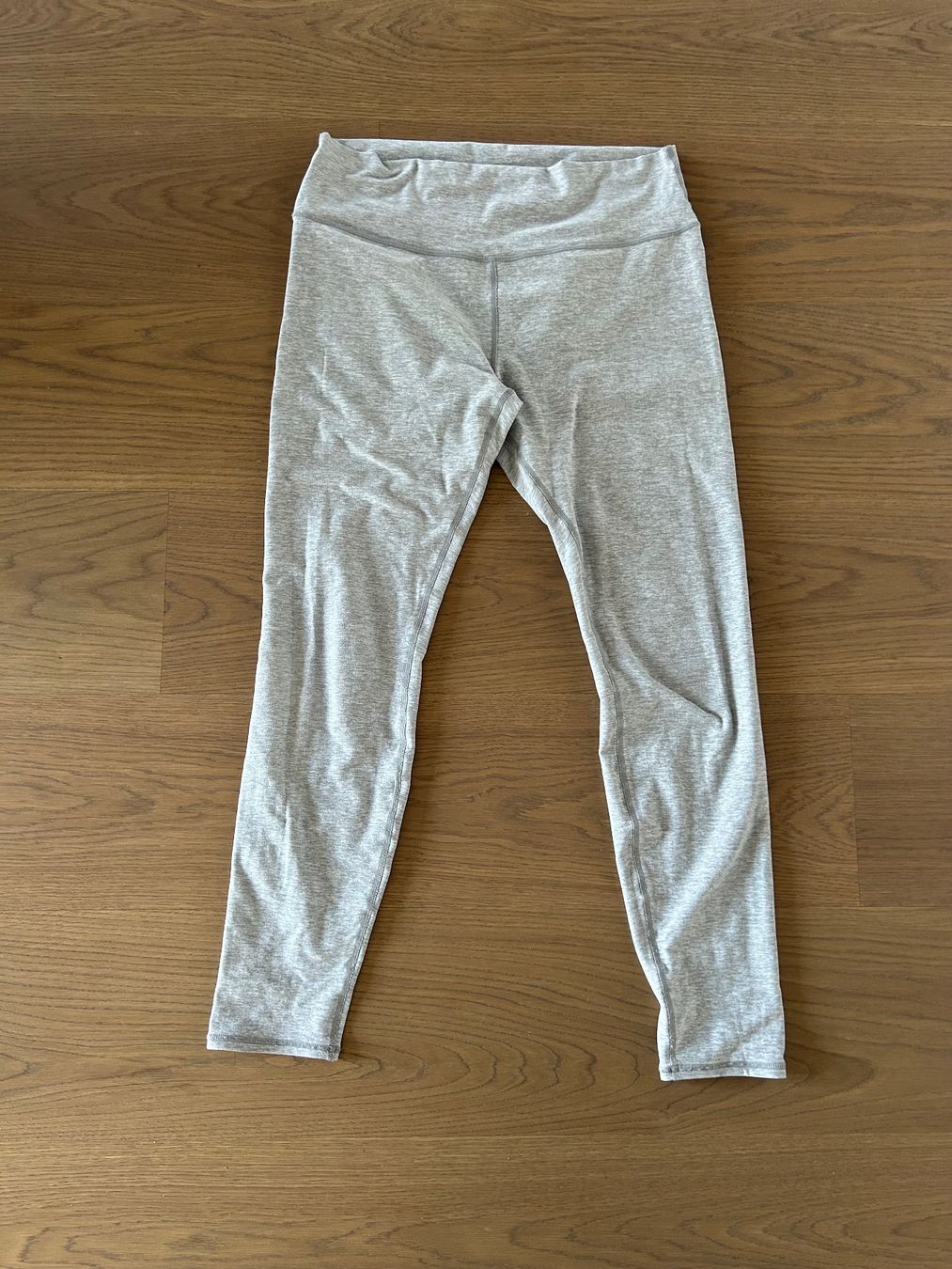Alo Yoga Leggings: Alo Yoga Alosoft Leggings L – Usato da Erlenbach ZH venduto da Syssi_C