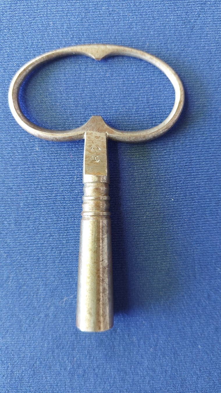 Schlüssel: Clef ancienne pour remonter les pendules – Gebraucht aus Marsens von jogocade